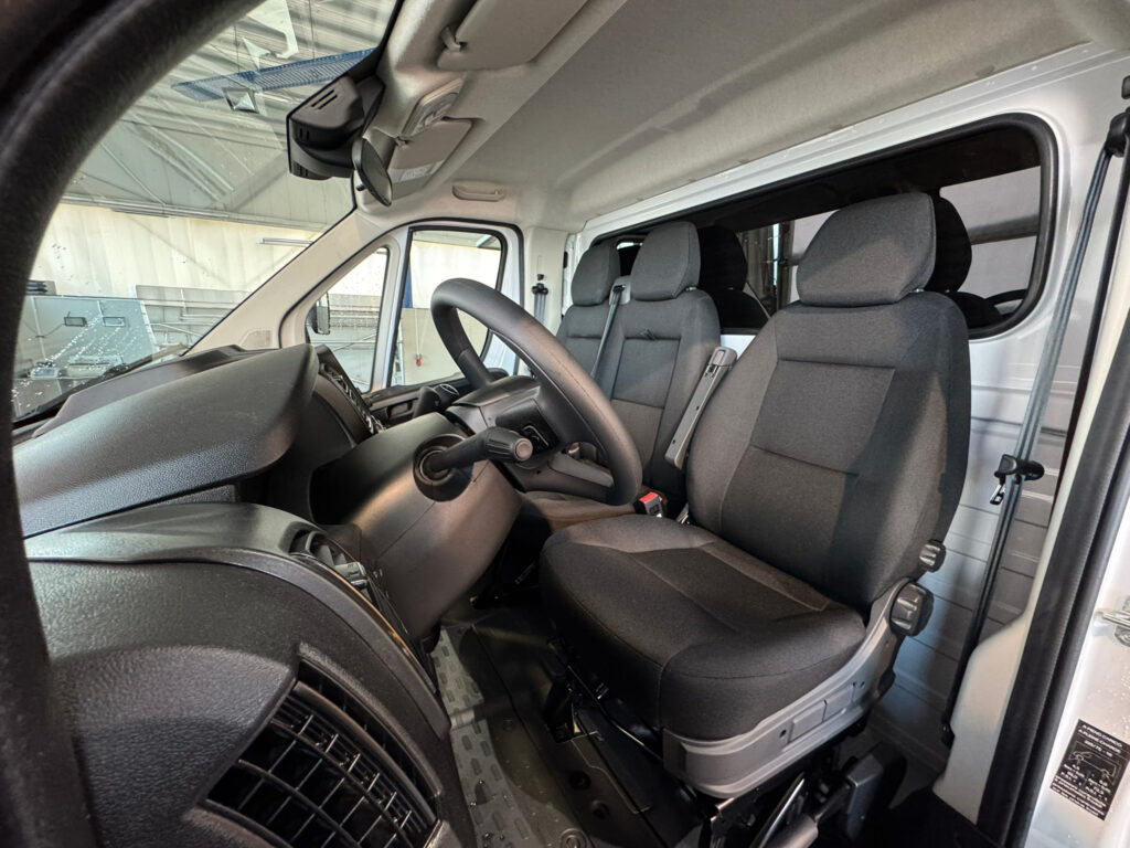 Fiat Ducato mit Beifahrer Doppelsitzbank Verkaufsfahrzeug Fisch