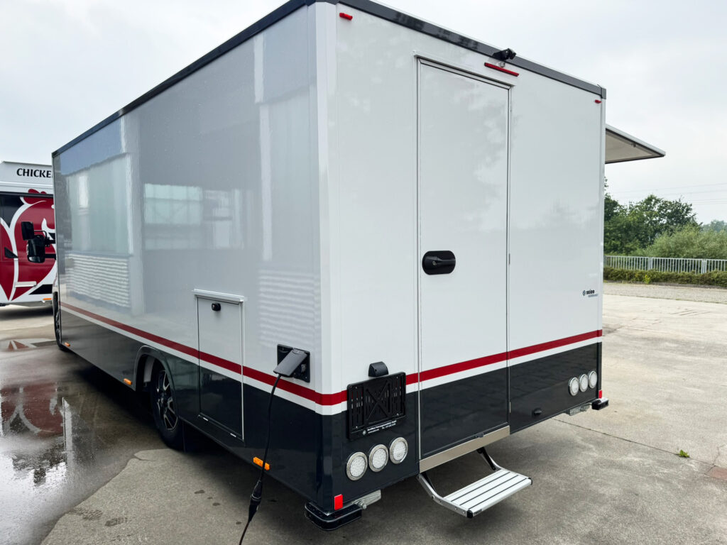 Heckansicht Feinkostmobil