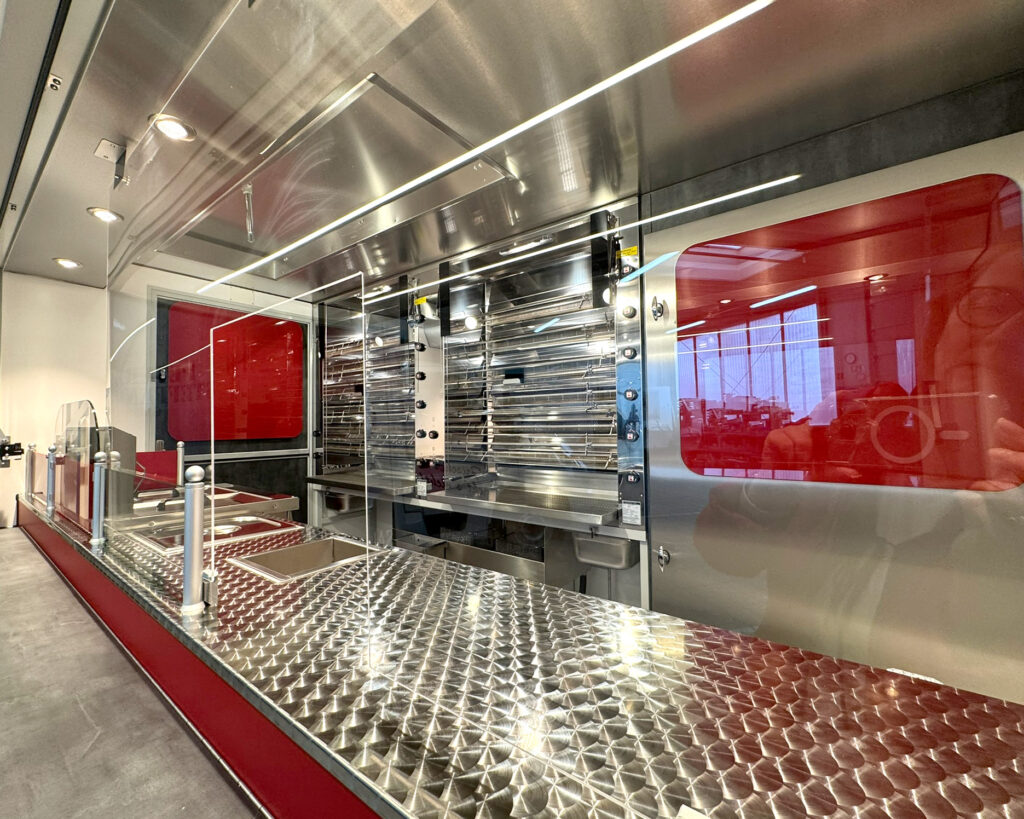 Kundeneinsicht Hähnchengrillmobil