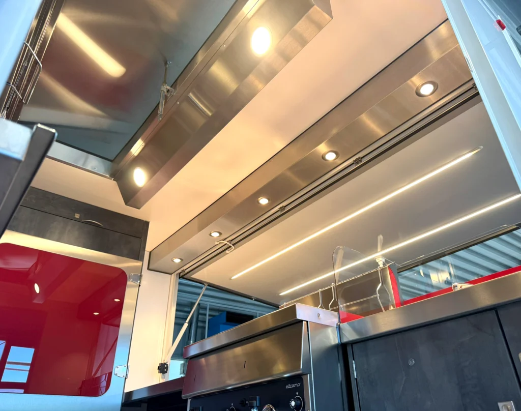 LED Lichttechnik in einem Hähnchengrillfahrzeug