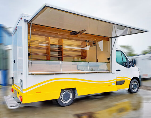 Bäckereimobil mit Folierung als Gesamtansicht