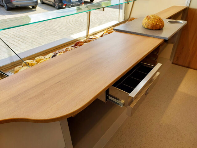 Bäckereiverkaufswagen Bäckertheke mit Kasse