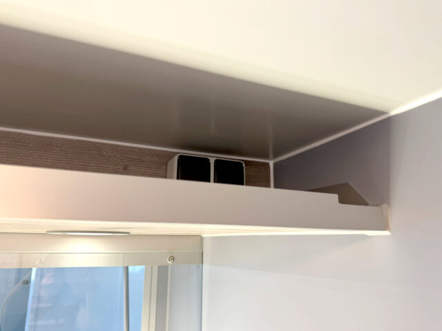 Doppelsteckdose im Dachbaumbord in einem Verkaufsfahrzeug Fisch