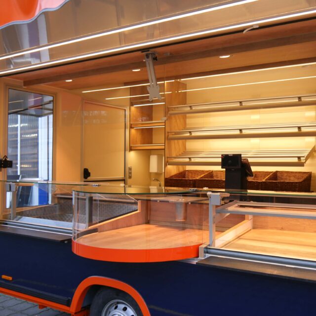 Marktmobil / Marktfahrzeug / Marktwagen / Verkaufsanhänger / Verkaufsmobil / Verkaufswagen / Verkaufsfahrzeug / Verkaufsauto gebraucht / Verkaufsfahrzeug gebraucht / Verkaufsmobil gebraucht / Verkaufsfahrzeug mobiler Handel / Mobil verkaufen / Wochenmarkthandel / Tourenverkauf / Marktwagen / Mobiler Verkaufsstand / Seico / Borco / Esselmann / Fischer / RKB Gamo / GIMA-Tec / Backmobil / Bäckerwagen / Backfahrzeug / Backmobile / Back Auto / Backanhänger / Bäckertoure / Brötchenflitzer / Backwarenhandel Wochenmarkt / Backwagen / Brothandel / Brotverkauf