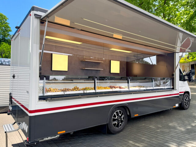 Feinkostmobil auf einem Markt Borco Höhns SEICO