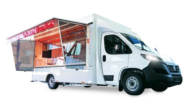 Vorder-Gesamtansicht eines Hackfleischfahrzeugs für den Wochenmarkt