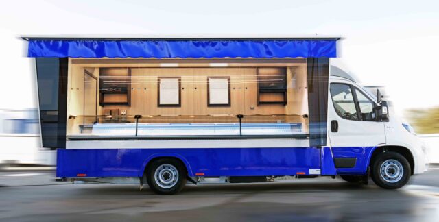 Marktmobil / Marktfahrzeug / Marktwagen / Verkaufsanhänger / Verkaufsmobil / Verkaufswagen / Verkaufsfahrzeug / Verkaufsauto gebraucht / Verkaufsfahrzeug gebraucht / Verkaufsmobil gebraucht / Verkaufsfahrzeug mobiler Handel / Mobil verkaufen / Wochenmarkthandel / Tourenverkauf / Marktwagen / Mobiler Verkaufsstand / Seico / Borco / Esselmann / Fischer / RKB Gamo / GIMA-Tec / Kühltheke / Marktwagen mit Kühltheke / Verkaufsfahrzeug mit Kühltheke / Verkaufswagen mit Kühltheke / Umluftkühlung / Tropenkühlung / Kühlung für Hochsommer / Kühltheke für heiße Tage / Kühltheke Tourenverkauf / Kühltheke Wochenmarkt