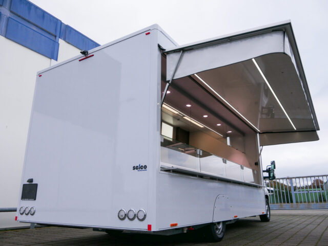 Verkaufsmobil, Verkaufsfahrzeuge, Verkaufswagen, Fischmobil, Kühltheke, Fischfahrzeug, Fischwagen, Wochenmarktwagen, Wochenmarktfahrzeug, Mobil verkaufen, Fahrzeug mit Kühltheke, Verkaufsklappe