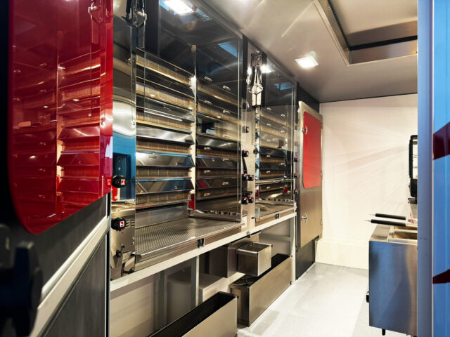 Hähnchengrillmobil Ansicht Hähnchengrill