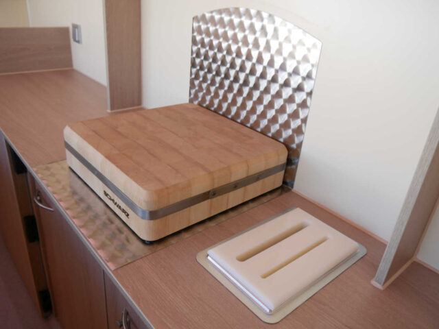 Tourenmobil Hackblock mit Messerhalter