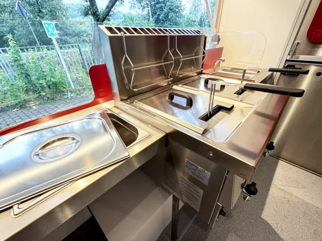 Hähnchenwagen mit Zwei-Becken-Fritteuse kaufen