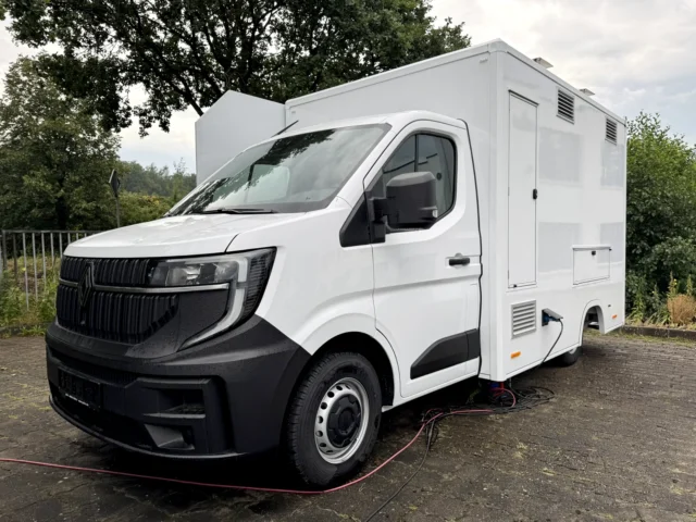 Hähnchenwagen mit neuem Renault Master kaufen
