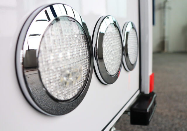 Marktmobil / Marktfahrzeug / Marktwagen / Verkaufsanhänger / Verkaufsmobil / Verkaufswagen / Verkaufsfahrzeug / Verkaufsauto gebraucht / Verkaufsfahrzeug gebraucht / Verkaufsmobil gebraucht / Verkaufsfahrzeug mobiler Handel / Mobil verkaufen / Wochenmarkthandel / Tourenverkauf / Marktwagen / Mobiler Verkaufsstand / Borco / Esselmann / Fischer / RKB Gamo / GIMA-Tec / Kühltheke / Marktwagen mit Kühltheke / Verkaufsfahrzeug mit Kühltheke / Verkaufswagen mit Kühltheke / Umluftkühlung / Tropenkühlung / Kühlung für Hochsommer / Kühltheke für heiße Tage / Kühltheke Tourenverkauf / Kühltheke Wochenmarkt