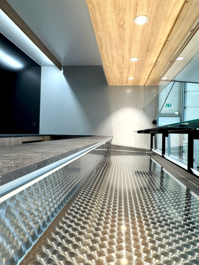 Kühltheke in Fischverkaufsmobil