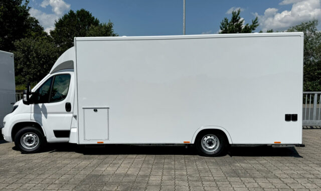 Marktmobil mit Kühltheke Rückseite außen