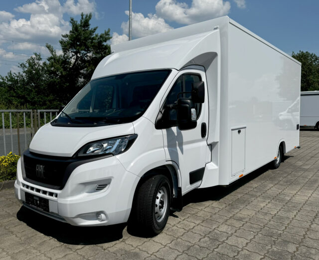 Marktmobil mit Kühltheke Rückseite außen schräg