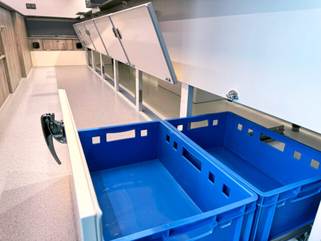 Nachschubkühlung in einem Verkaufswagen Fisch