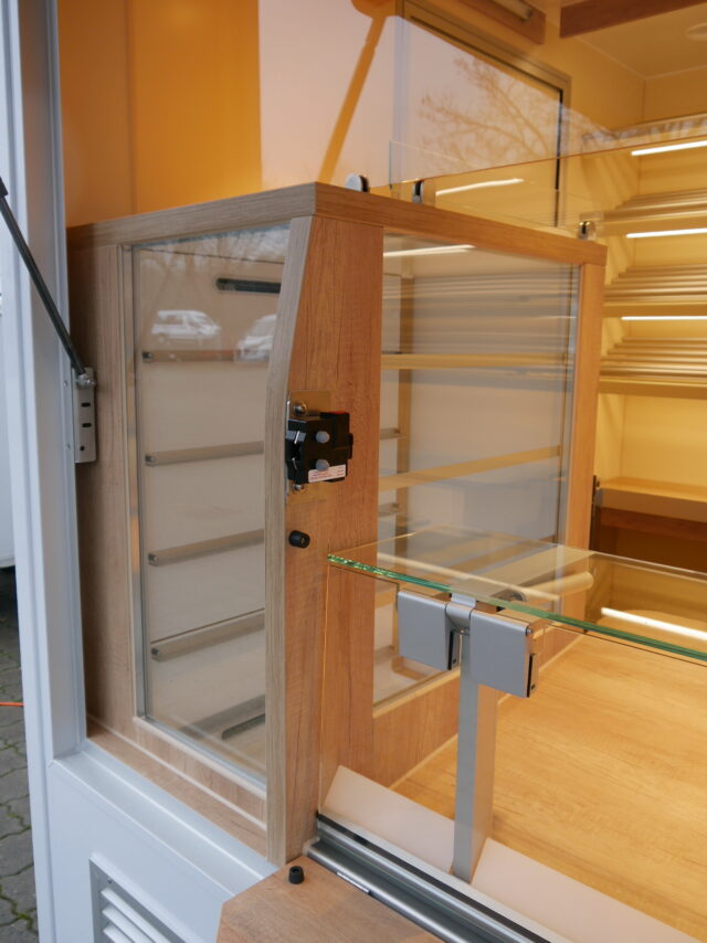 Marktmobil / Marktfahrzeug / Marktwagen / Verkaufsanhänger / Verkaufsmobil / Verkaufswagen / Verkaufsfahrzeug / Verkaufsauto gebraucht / Verkaufsfahrzeug gebraucht / Verkaufsmobil gebraucht / Verkaufsfahrzeug mobiler Handel / Mobil verkaufen / Wochenmarkthandel / Tourenverkauf / Marktwagen / Mobiler Verkaufsstand / Seico / Borco / Esselmann / Fischer / RKB Gamo / GIMA-Tec / Backmobil / Bäckerwagen / Backfahrzeug / Backmobile / Back Auto / Backanhänger / Bäckertoure / Brötchenflitzer / Backwarenhandel Wochenmarkt / Backwagen / Brothandel / Brotverkauf