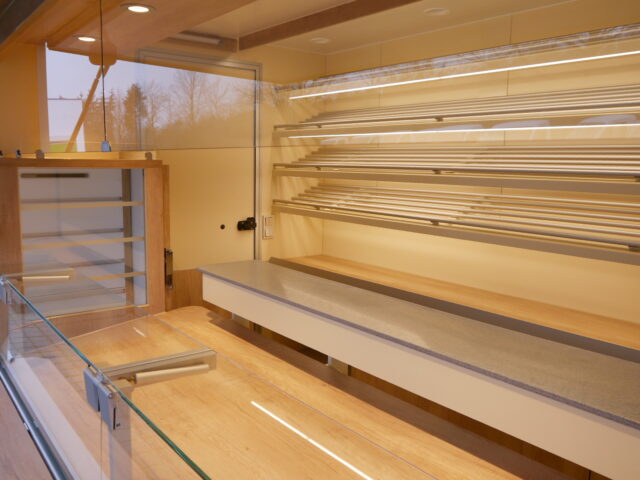 Marktmobil / Marktfahrzeug / Marktwagen / Verkaufsanhänger / Verkaufsmobil / Verkaufswagen / Verkaufsfahrzeug / Verkaufsauto gebraucht / Verkaufsfahrzeug gebraucht / Verkaufsmobil gebraucht / Verkaufsfahrzeug mobiler Handel / Mobil verkaufen / Wochenmarkthandel / Tourenverkauf / Marktwagen / Mobiler Verkaufsstand / Seico / Borco / Esselmann / Fischer / RKB Gamo / GIMA-Tec / Backmobil / Bäckerwagen / Backfahrzeug / Backmobile / Back Auto / Backanhänger / Bäckertoure / Brötchenflitzer / Backwarenhandel Wochenmarkt / Backwagen / Brothandel / Brotverkauf