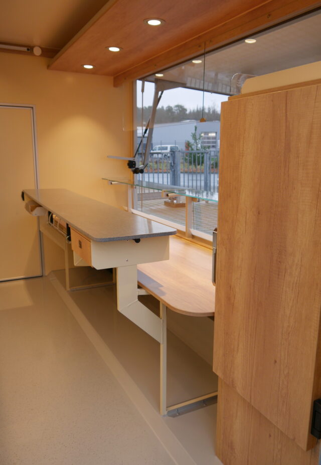 Marktmobil / Marktfahrzeug / Marktwagen / Verkaufsanhänger / Verkaufsmobil / Verkaufswagen / Verkaufsfahrzeug / Verkaufsauto gebraucht / Verkaufsfahrzeug gebraucht / Verkaufsmobil gebraucht / Verkaufsfahrzeug mobiler Handel / Mobil verkaufen / Wochenmarkthandel / Tourenverkauf / Marktwagen / Mobiler Verkaufsstand / Seico / Borco / Esselmann / Fischer / RKB Gamo / GIMA-Tec / Backmobil / Bäckerwagen / Backfahrzeug / Backmobile / Back Auto / Backanhänger / Bäckertoure / Brötchenflitzer / Backwarenhandel Wochenmarkt / Backwagen / Brothandel / Brotverkauf