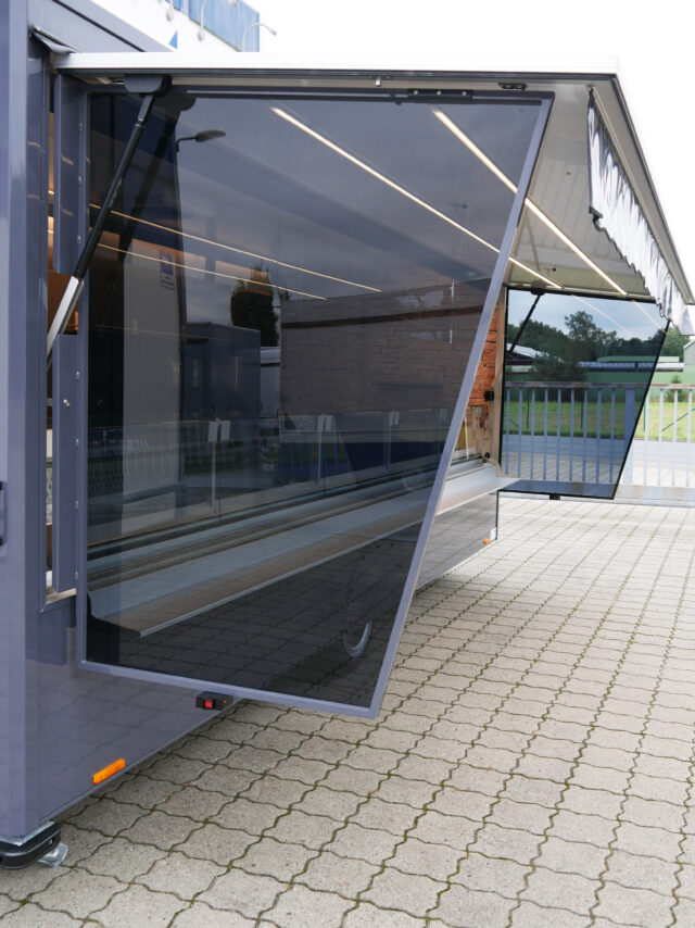Marktmobil / Marktfahrzeug / Marktwagen / Verkaufsanhänger / Verkaufsmobil / Verkaufswagen / Verkaufsfahrzeug / Verkaufsauto gebraucht / Verkaufsfahrzeug gebraucht / Verkaufsmobil gebraucht / Verkaufsfahrzeug mobiler Handel / Mobil verkaufen / Wochenmarkthandel / Tourenverkauf / Marktwagen / Mobiler Verkaufsstand / Seico / Borco / Esselmann / Fischer / RKB Gamo / GIMA-Tec / Kühltheke / Marktwagen mit Kühltheke / Verkaufsfahrzeug mit Kühltheke / Verkaufswagen mit Kühltheke / Umluftkühlung / Tropenkühlung / Kühlung für Hochsommer / Kühltheke für heiße Tage / Kühltheke Tourenverkauf / Kühltheke Wochenmarkt