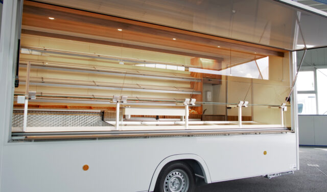 Bäckeranhänger Food Truck Kundeneinsicht