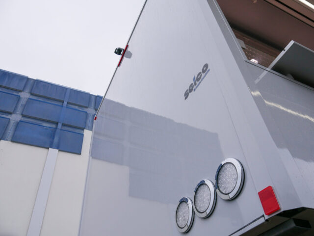 Verkaufsmobil, Verkaufsfahrzeuge, Verkaufswagen, Fischmobil, Kühltheke, Fischfahrzeug, Fischwagen, Wochenmarktwagen, Wochenmarktfahrzeug, Mobil verkaufen, Fahrzeug mit Kühltheke, Rückfahrkamera