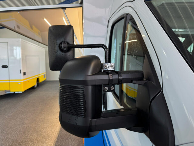 Safetyview XXL Außenspiegel am Verkaufsfahrzeug Fisch