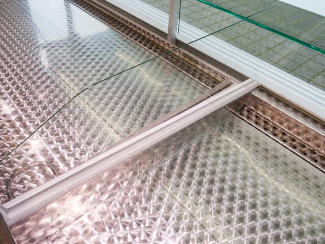 Verkaufsmobil, Verkaufsfahrzeuge, Verkaufswagen, Fischmobil, Kühltheke, Fischfahrzeug, Fischwagen, Wochenmarktwagen, Wochenmarktfahrzeug, Mobil verkaufen, Fahrzeug mit Kühltheke