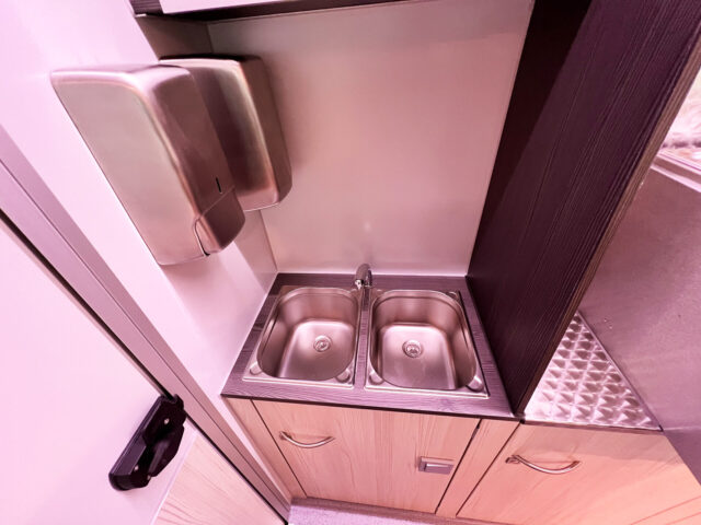 Tourenverkauf mit Hygieneabteil