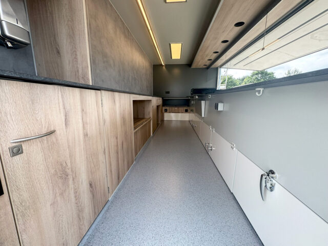 Unterkühlung in einem Food Truck mit Kühltheke