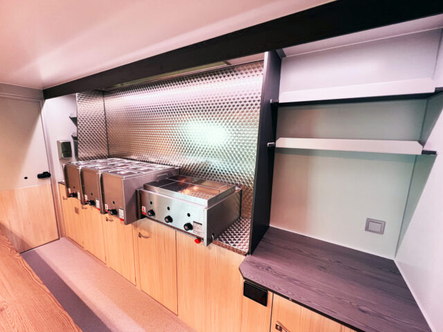 Verkaufsfahrzeug Frühstücksservice